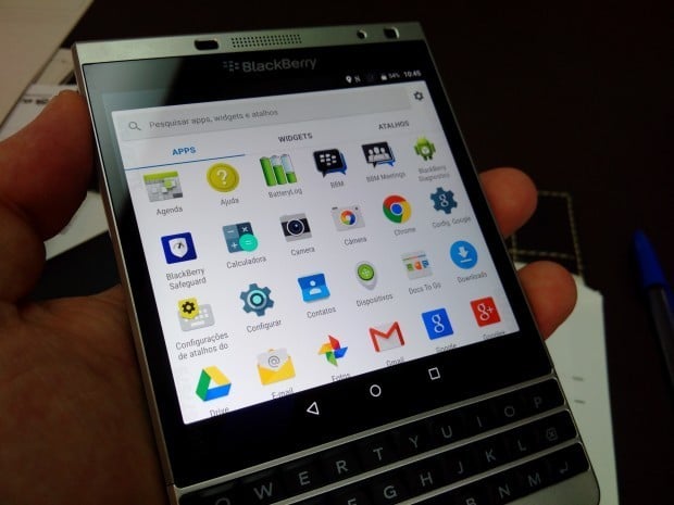 Blackberry-Passport-silver-android