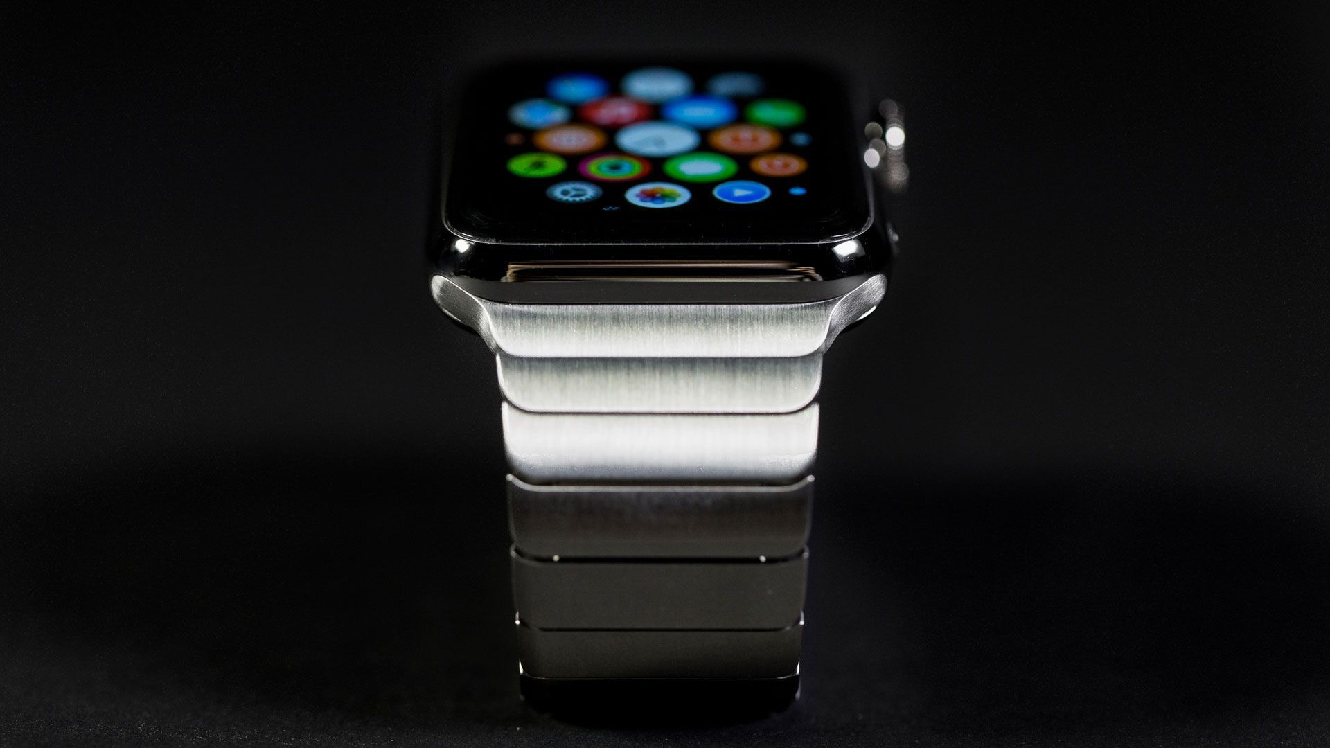 Обои смарт часы 8. Apple watch 2014. Обои на смарт часы. Смарт часы на красивом фоне. Фотообои для часов Apple IWATCH.