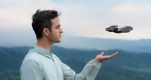 DJI Neo 2 登場:151g超輕量、零門檻手勢操控、全向避障