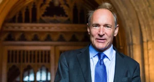 萬維網發明者指出「AI 時代網頁廣告末日」,內容創作者應如何面對