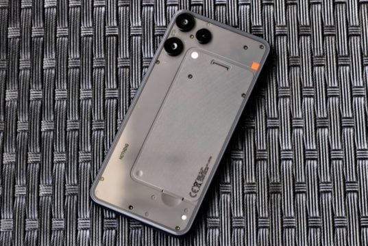 Nothing Phone(3a) Lite 評測,勝在平價玩到品牌主打功能