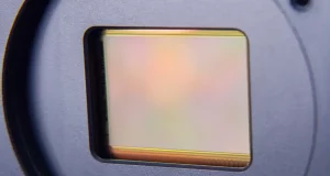 Apple 與 Samsung 聯手研發全局快門,手機拍攝告別運動模糊!