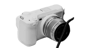Insta360 首款 M43 微單 Z-ONE 秋季登場:2000萬像素+5K 121fps,對標ZV-E10