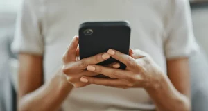 存儲晶片漲價釀災!Q3全球手機出貨暴跌近7,000萬台,跌幅22%