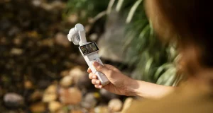 DJI Osmo Pocket 4P 珠光白香港登場!雲母珠光工藝+抗指紋,標準套裝HK$4,699,1吋雙主鏡不變