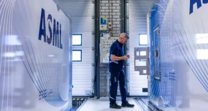 ASML 公佈比 EUV 更強的 Hyper NA EUV,光刻機藍圖,孔徑0.75+5nm單次曝光