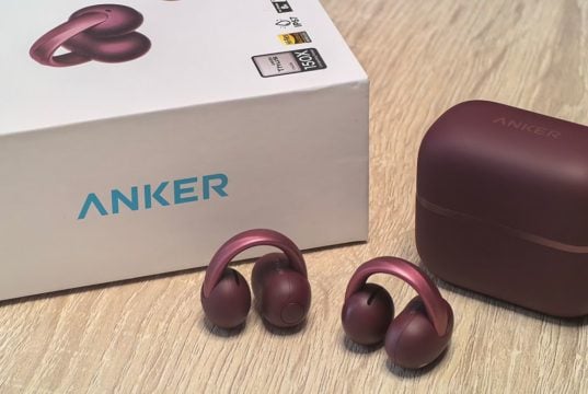 Anker Soundcore AeroClip 2 評測:加入 Thus 晶片,通話與音質表現稱職